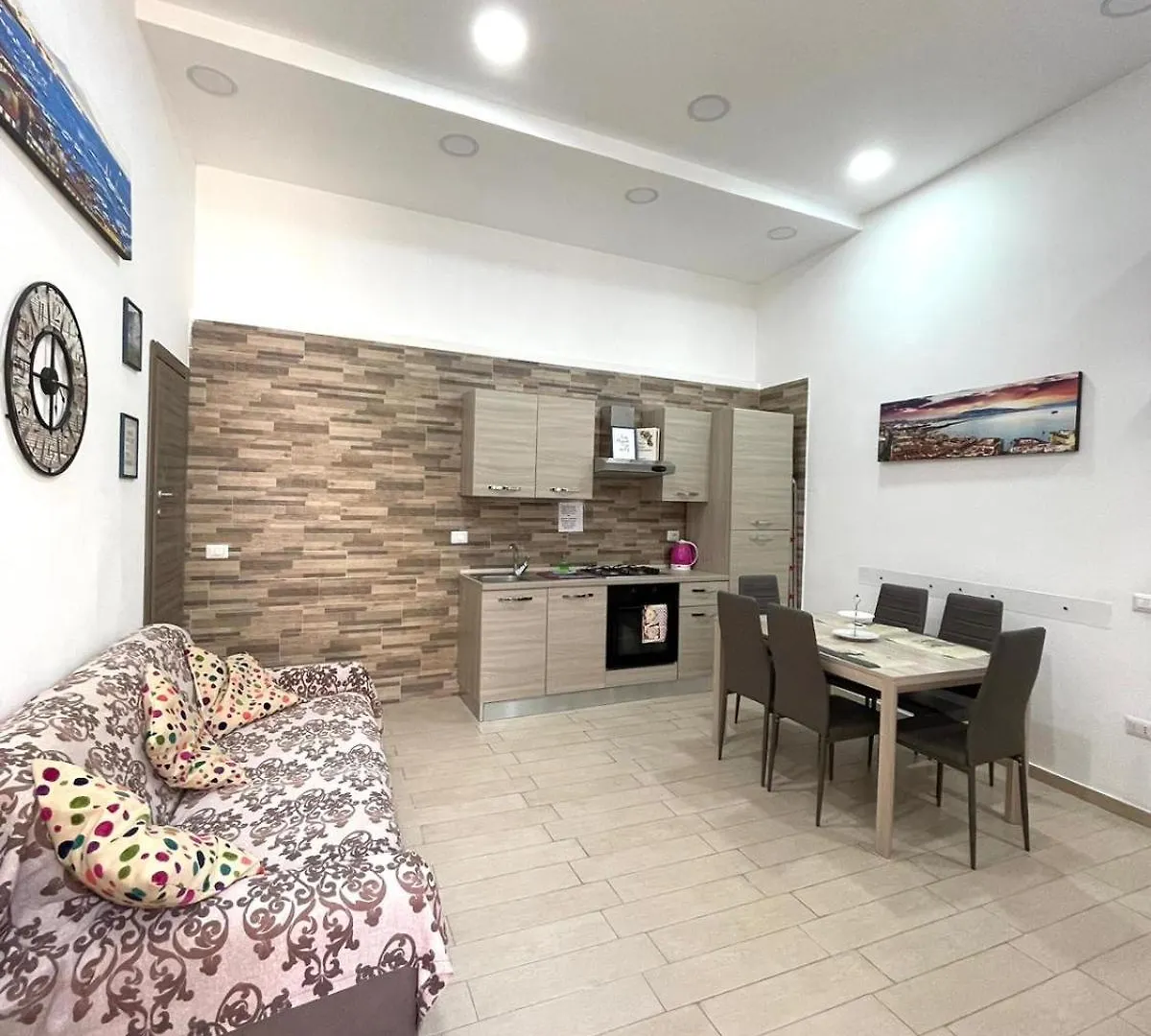 Ginevra'S Apartment Naples Italy
