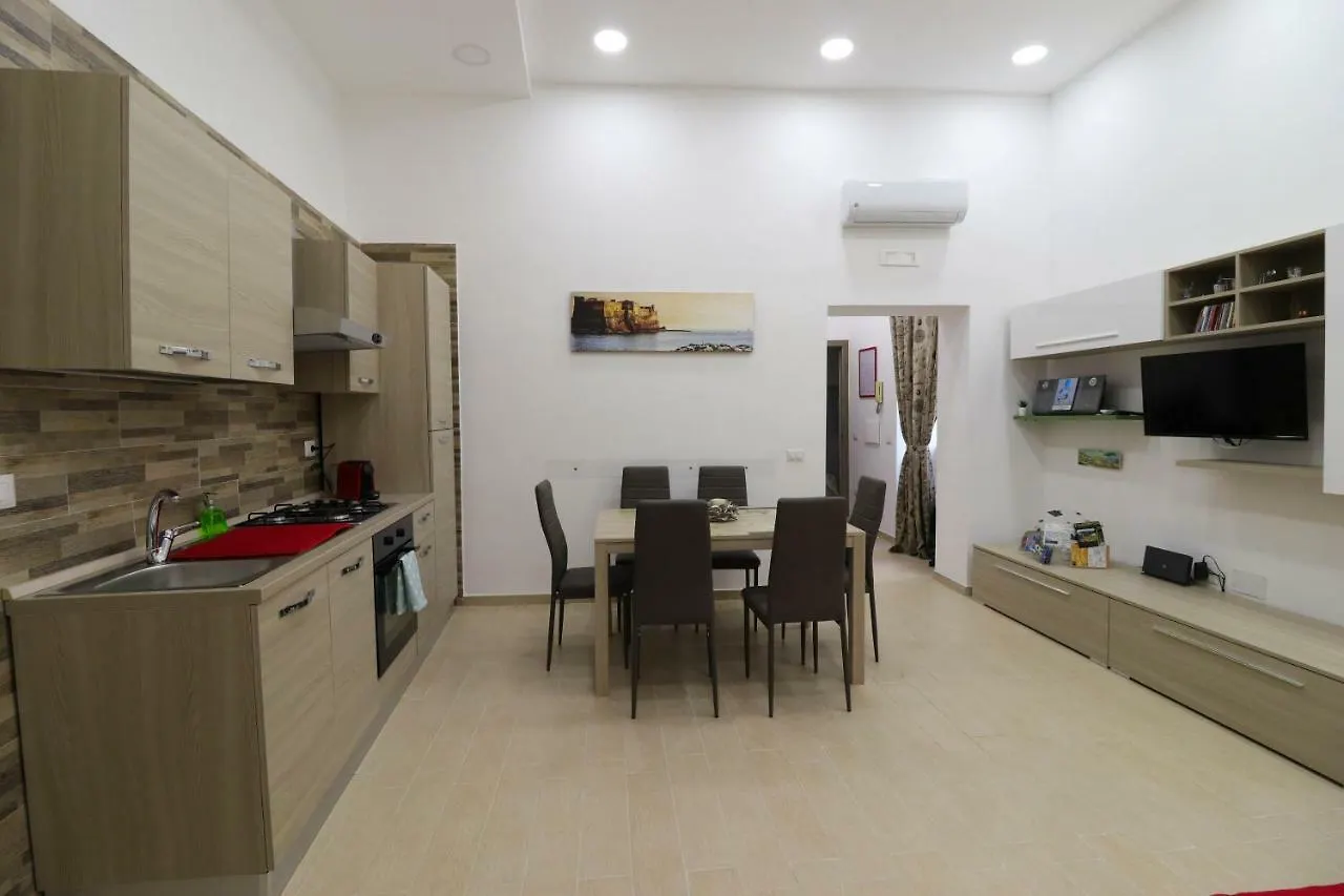 Ginevra'S Apartment Naples