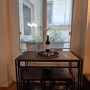 Cozy Apt Heart Of Paris, 3 Mins Louvre , Paris France