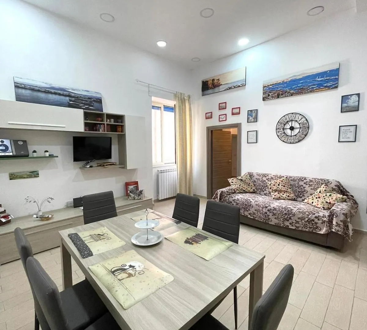 Ginevra'S Apartment Naples Italy